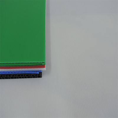 300gsm Smooth Corrugated Plastic Propylene Sheets Water Resistant With Extra Features